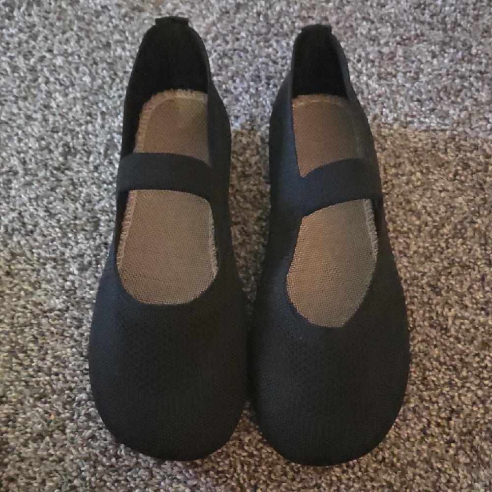 Women's Beige and Black Knit Ballet Flats - Picture 7 of 10
